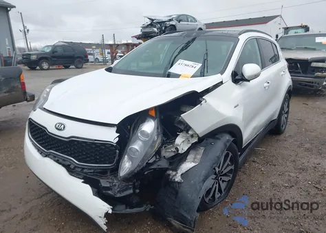 2018 Kia Sportage Ex z USA, uszkodzony, nr VIN KNDPNCACXJ7377101